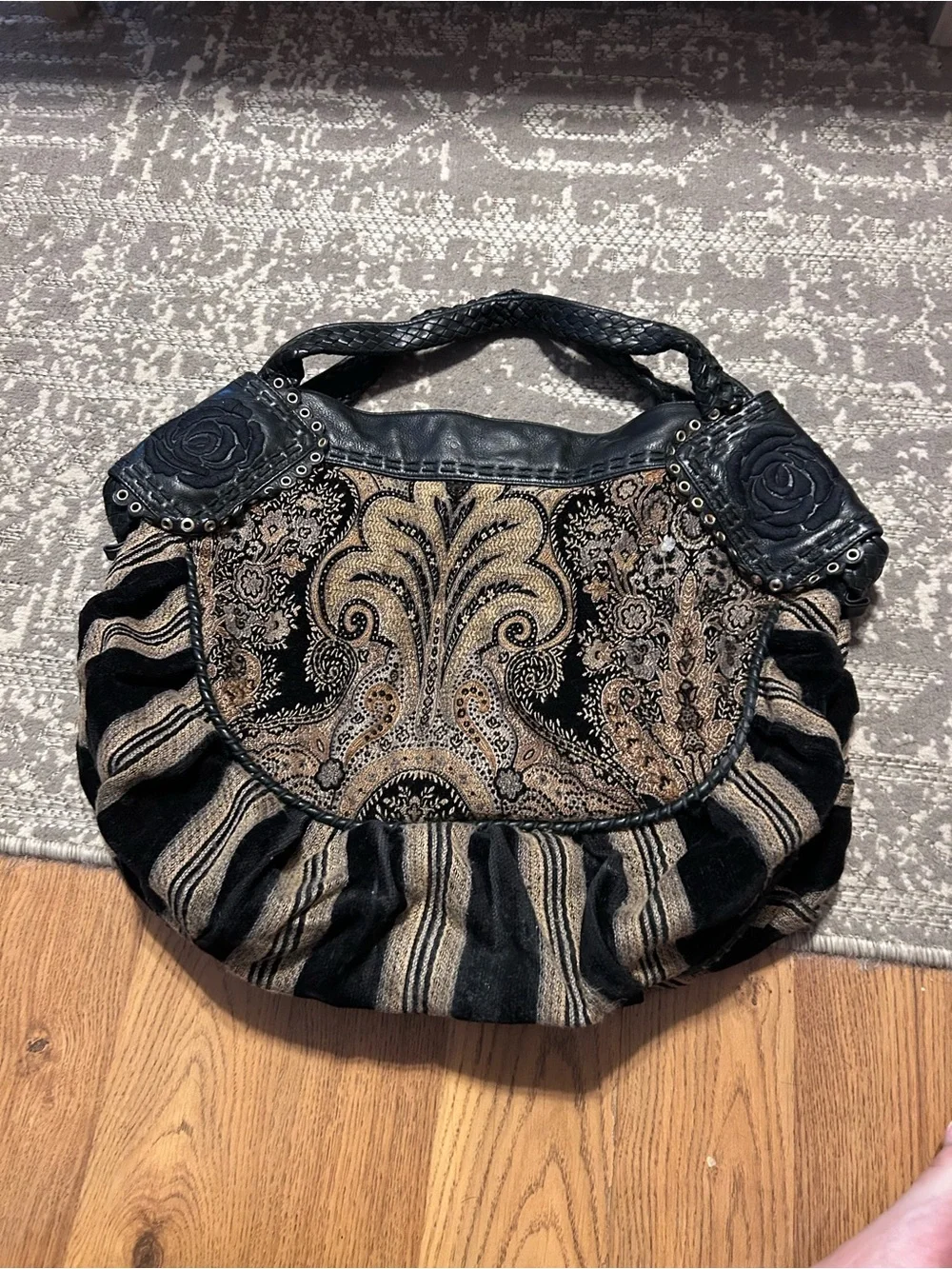 Isabella Fiore Elegant Black & Beige Patterned Women's Shoulder Bag